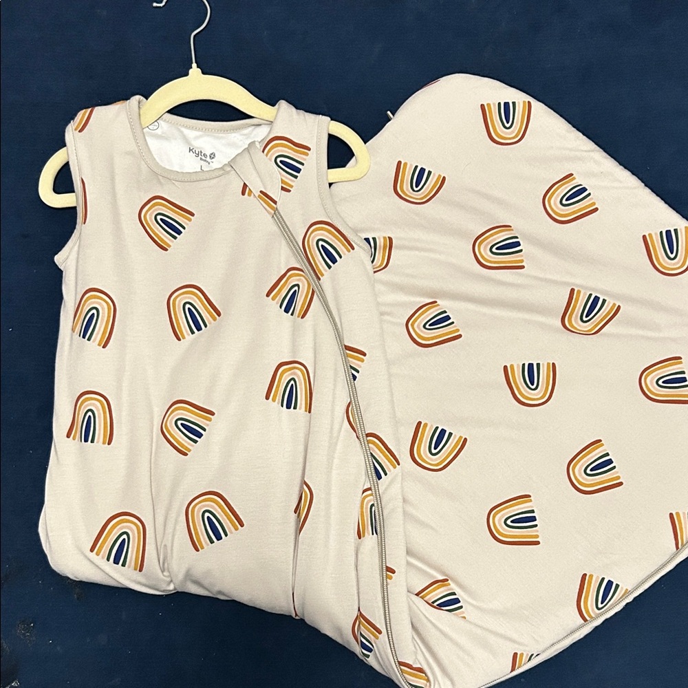 Kyte BABY Beige Sleep Sack with Rainbow Pattern